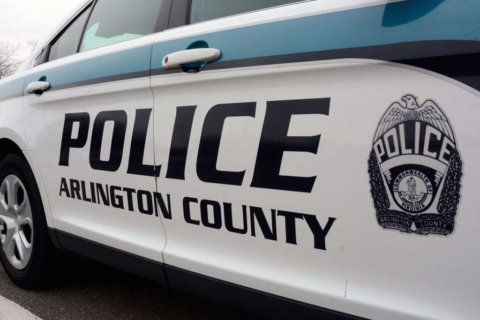 Crash near Pentagon leaves 2 teens dead, 1 in critical condition